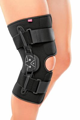Укороченный регулируемый полужесткий коленный ортез Medi protect.ST II